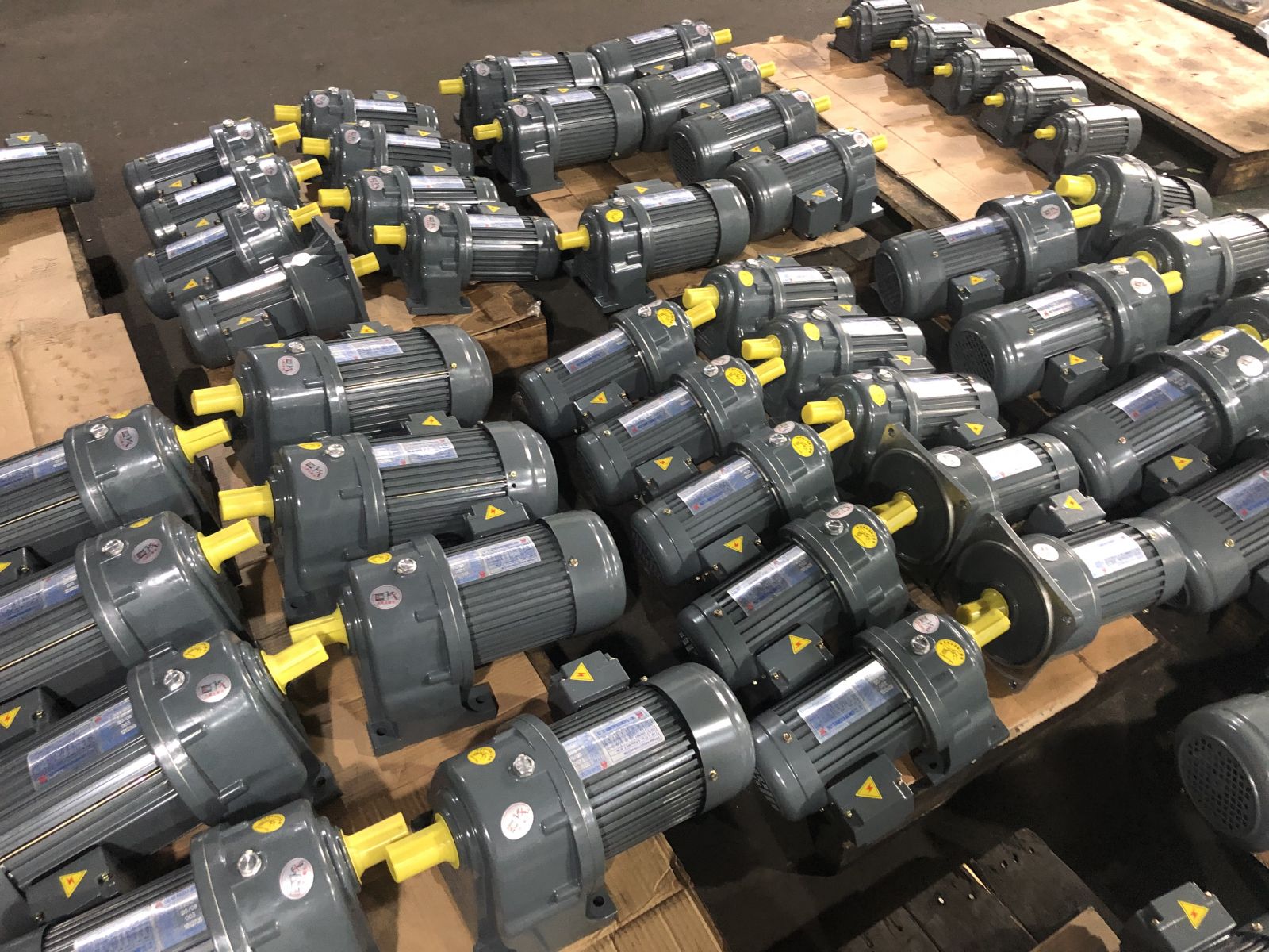 2020 helical geared motor gearbox reducer to thailand market