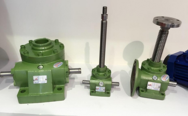 WPT50 worm gear screw jack lift ship to Vietnam