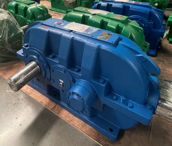 DCY355 Hardened Tooth Surface Gear Reducer, Three-Stage Cylindrical Gear DCY355 Reducer