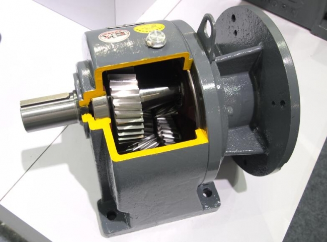 Helical gear box motor reducer export to Indonesia Eksport pengurangan motor kotak gear heliks ke Indonesia